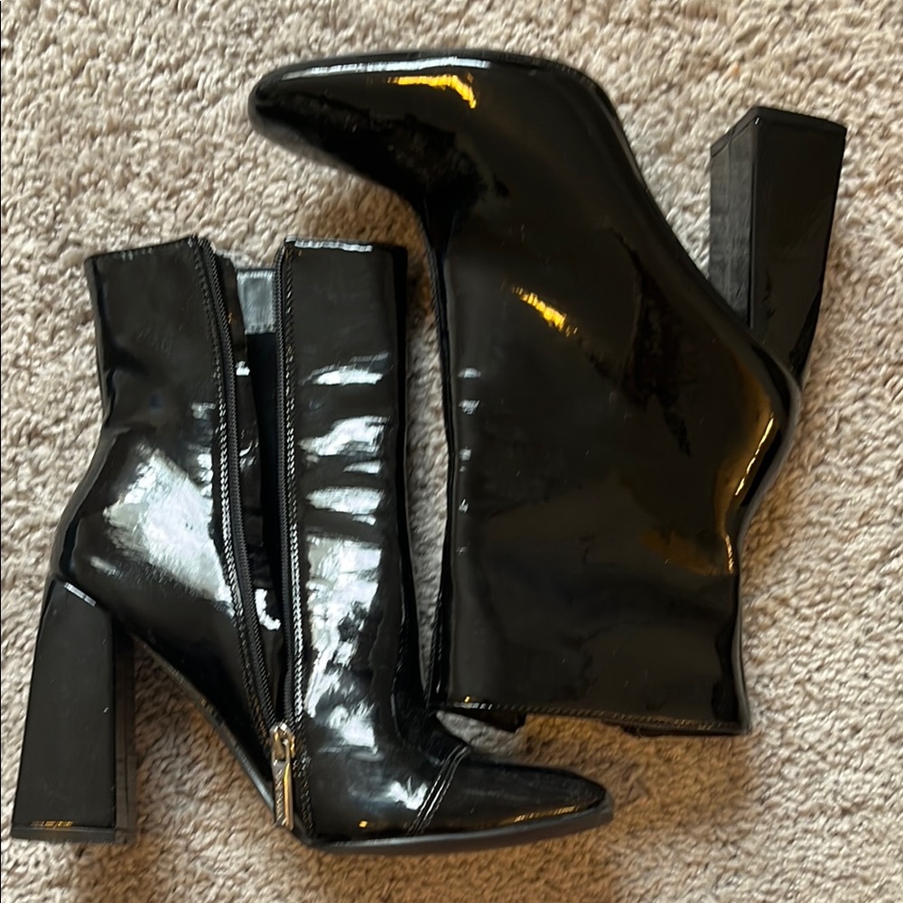 Cape Robbin Black Heeled Boots with Side Zipper